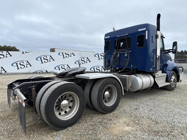 Image of Kenworth T680 equipment image 4