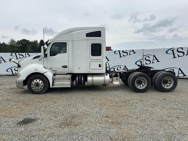 Image of Kenworth T680 equipment image 1