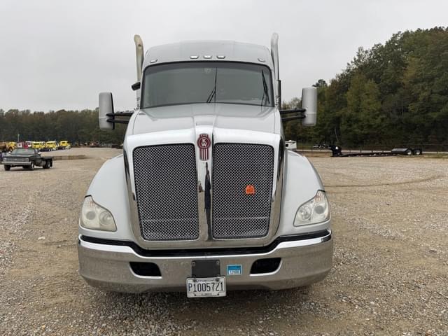 Image of Kenworth T680 equipment image 1