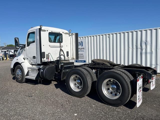 Image of Kenworth T680 equipment image 1