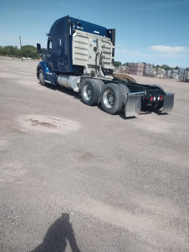 Image of Kenworth T680 equipment image 2