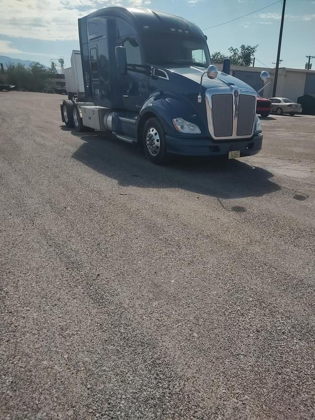 Image of Kenworth T680 equipment image 1