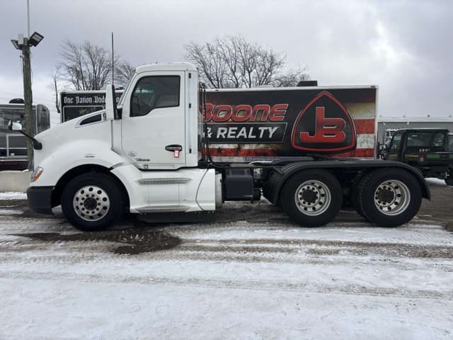 Image of Kenworth T680 equipment image 1