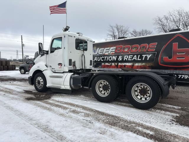 Image of Kenworth T680 equipment image 2