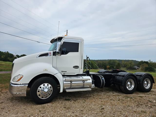 Image of Kenworth T680 equipment image 4