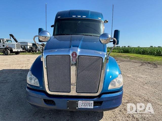 Image of Kenworth T680 equipment image 2