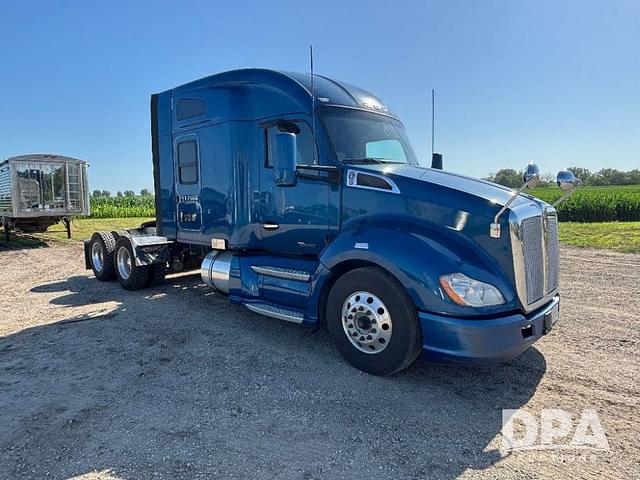 Image of Kenworth T680 equipment image 4