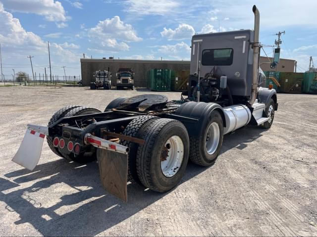 Image of Kenworth T800 equipment image 4