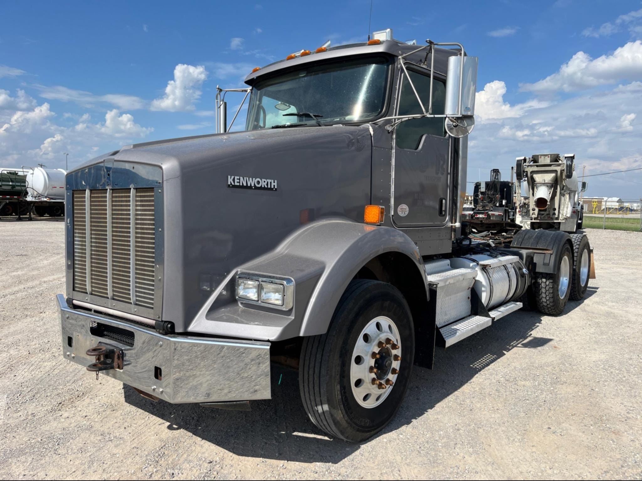 2018 Kenworth T800 Equipment Image0
