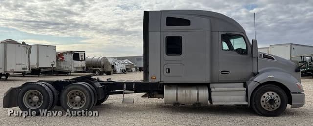 Image of Kenworth T680 equipment image 3