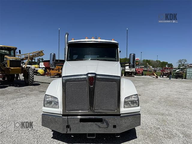 Image of Kenworth T880 equipment image 4