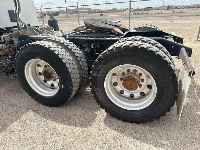 Image of Kenworth T880 equipment image 4