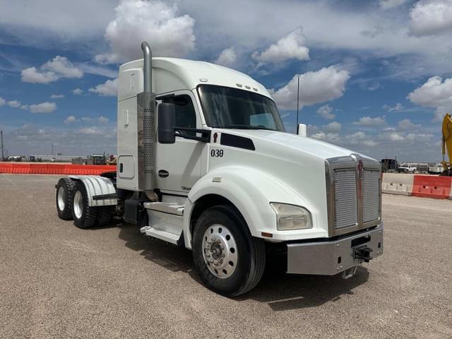 Image of Kenworth T880 equipment image 1