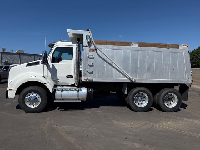 Image of Kenworth T880 equipment image 1