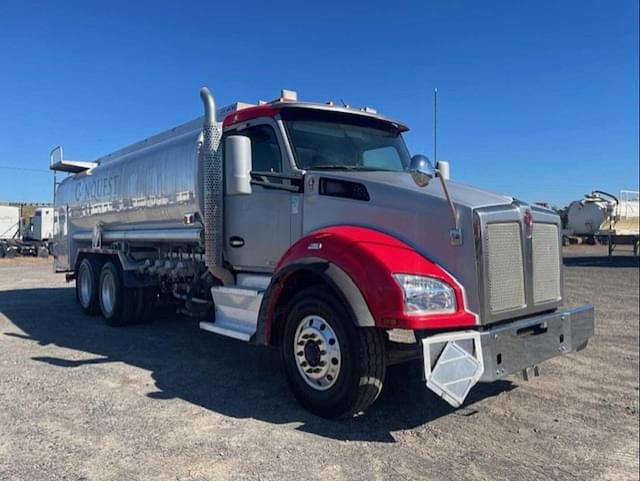 Image of Kenworth T880 equipment image 2