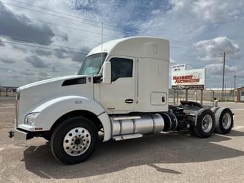 Main image Kenworth T880