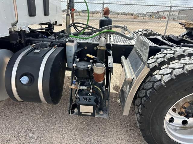 Image of Kenworth T880 equipment image 3