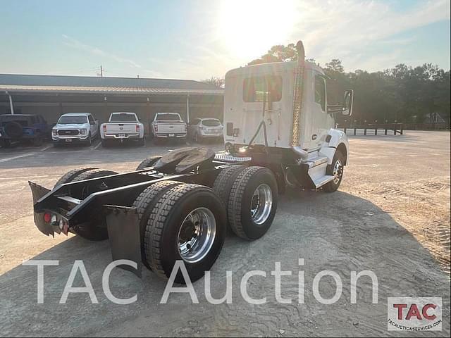 Image of Kenworth T880 equipment image 4