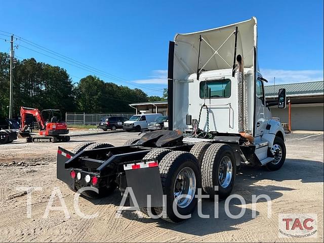 Image of Kenworth T880 equipment image 4