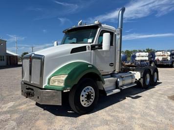 Main image Kenworth T880