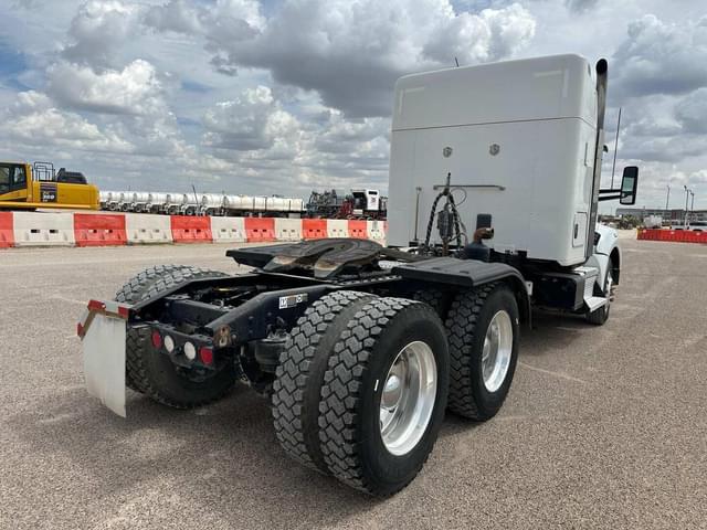 Image of Kenworth T880 equipment image 3
