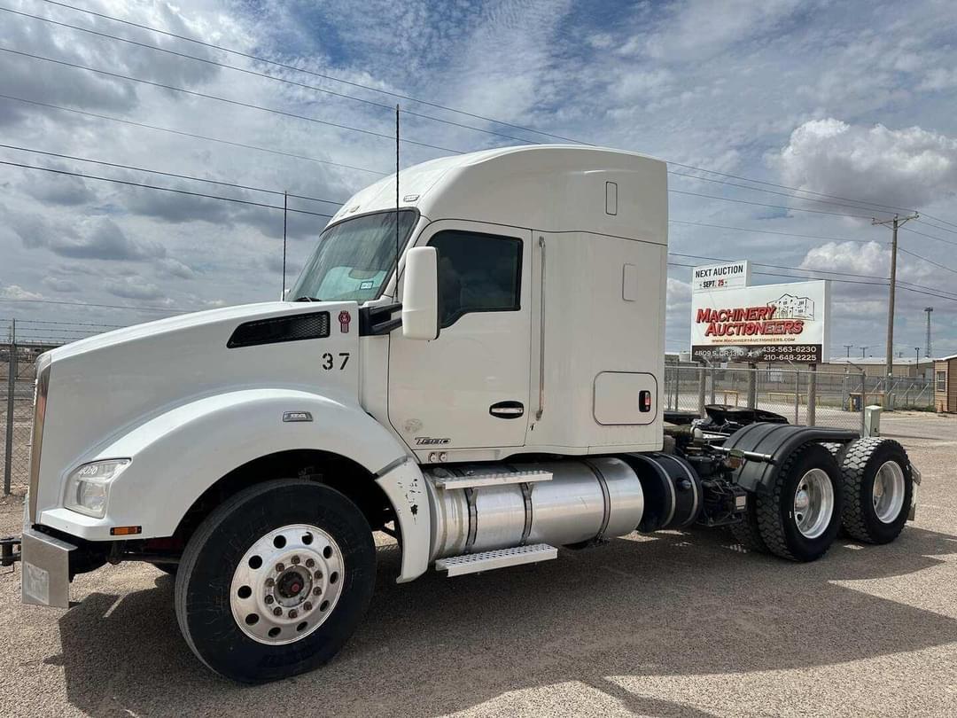Image of Kenworth T880 Primary image