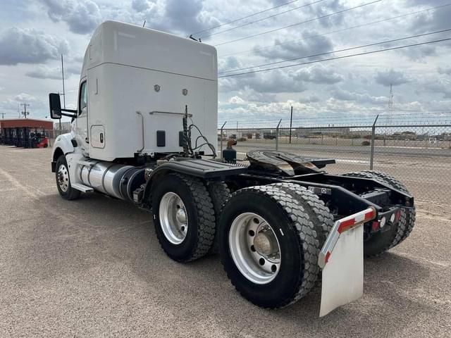 Image of Kenworth T880 equipment image 4