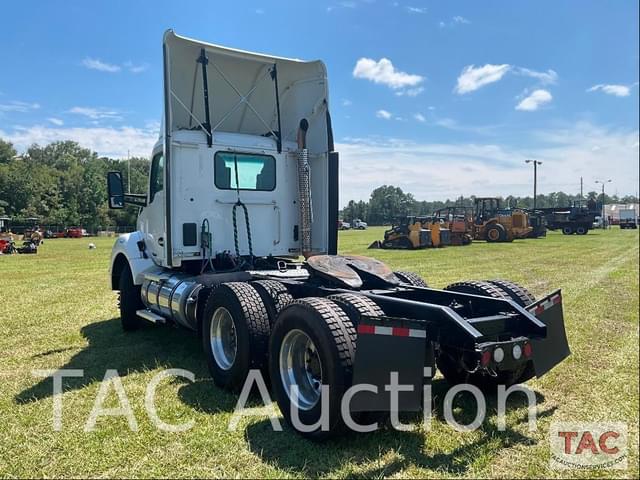 Image of Kenworth T880 equipment image 2