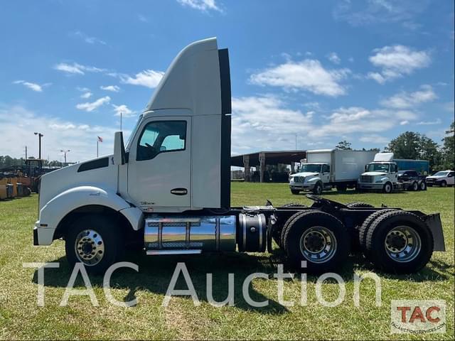 Image of Kenworth T880 equipment image 1