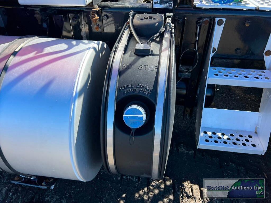 Main image Kenworth T800 26