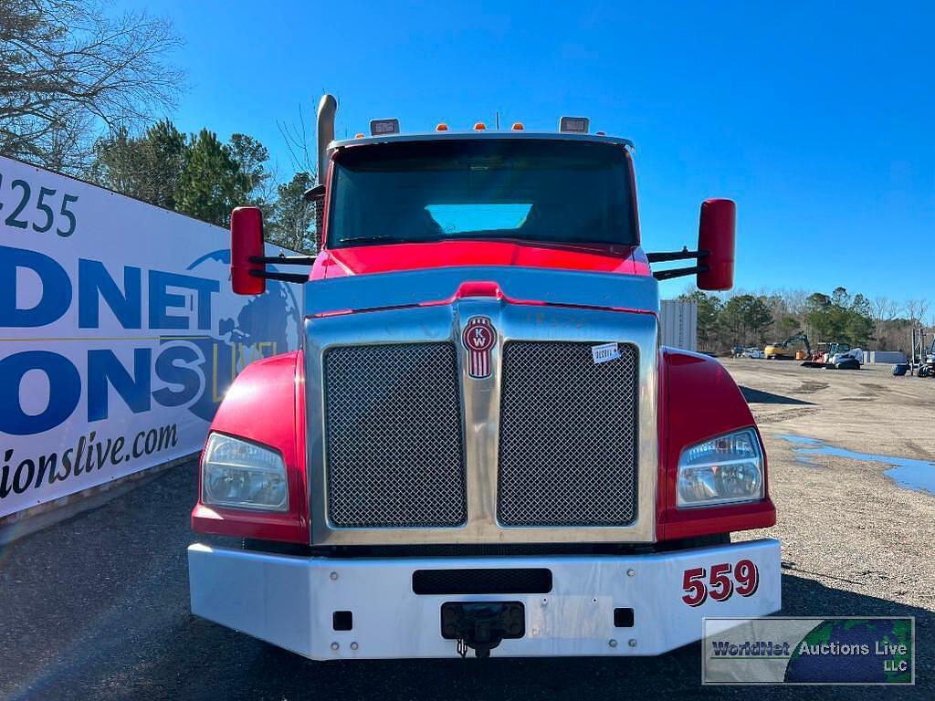 Main image Kenworth T800 3