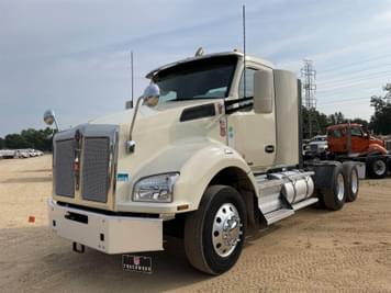 Main image Kenworth T880