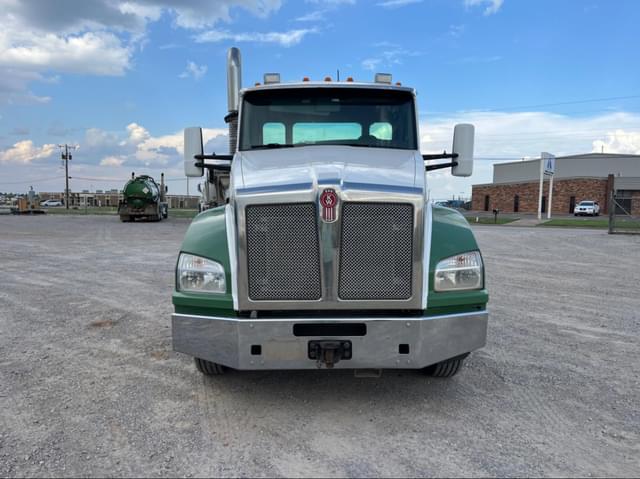 Image of Kenworth T880 equipment image 4