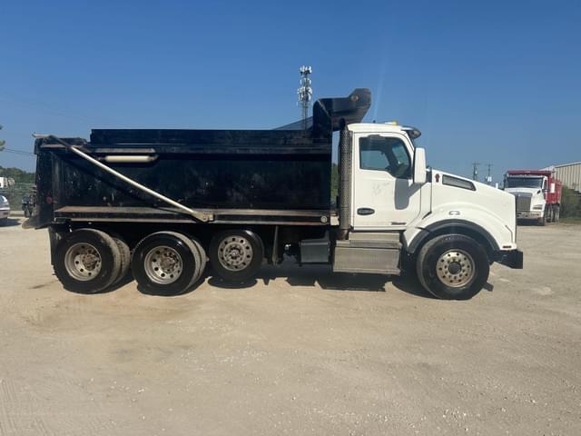 Image of Kenworth T880 equipment image 1