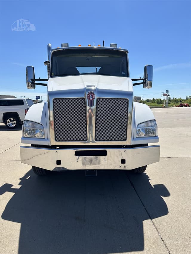 Image of Kenworth T880 equipment image 2