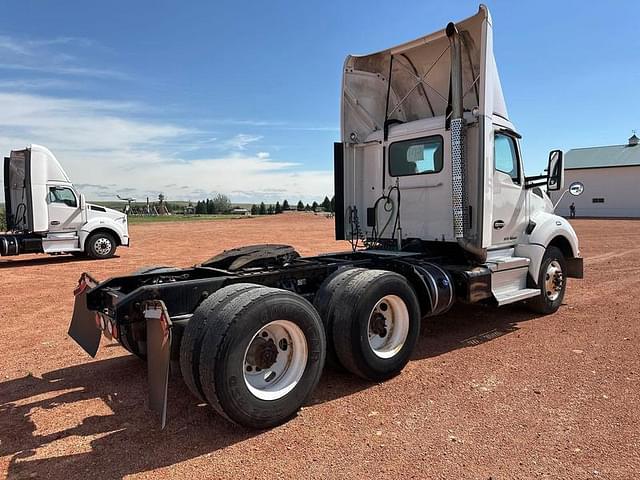 Image of Kenworth T880 equipment image 2