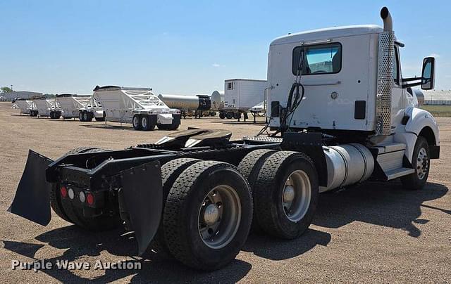 Image of Kenworth T880 equipment image 4