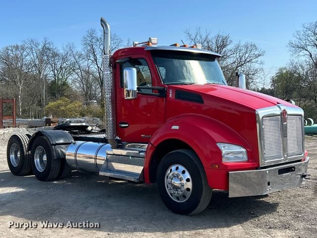 Image of Kenworth T880 equipment image 2