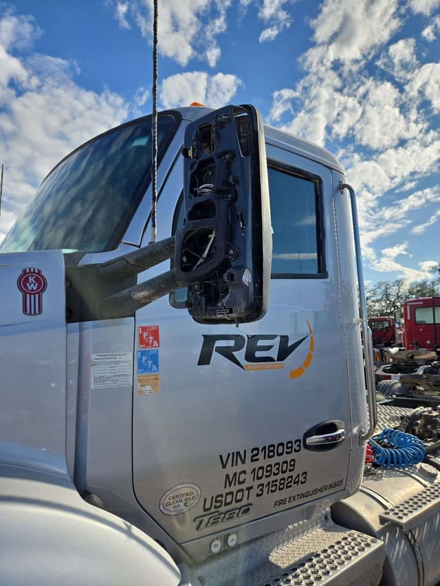 Image of Kenworth T880 equipment image 4