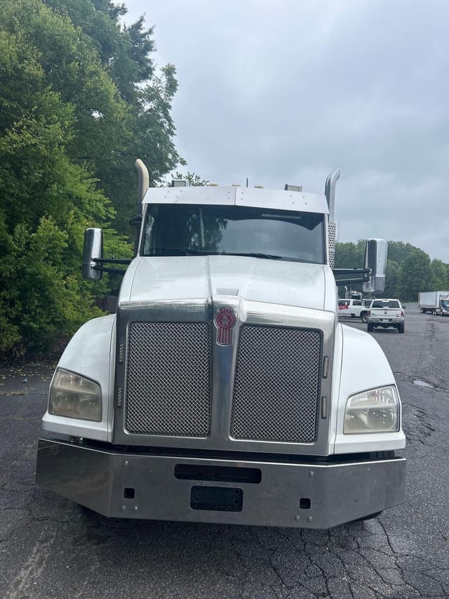Image of Kenworth T880 equipment image 1