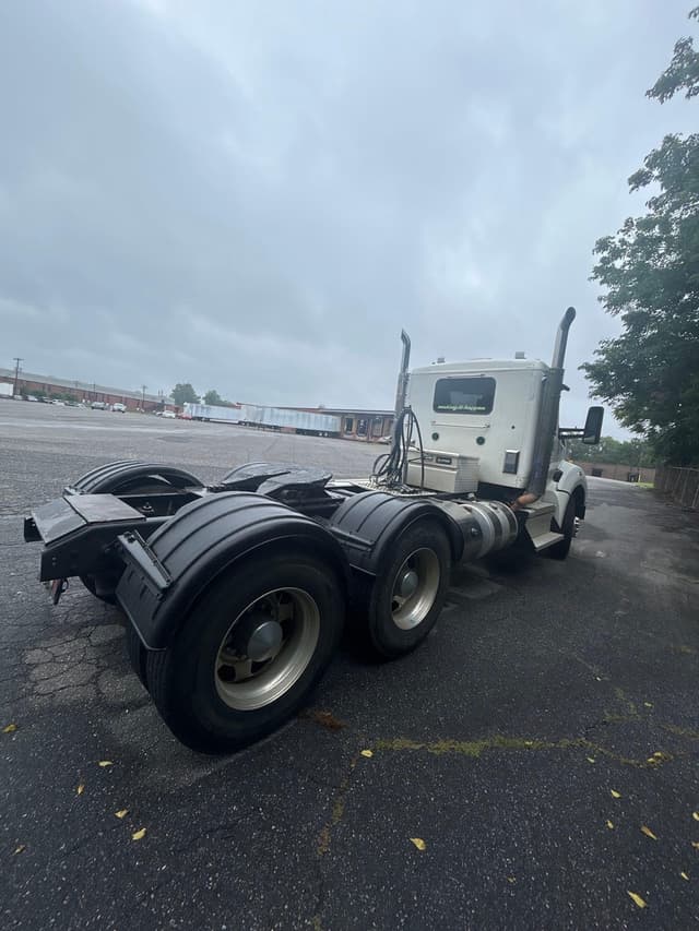 Image of Kenworth T880 equipment image 3