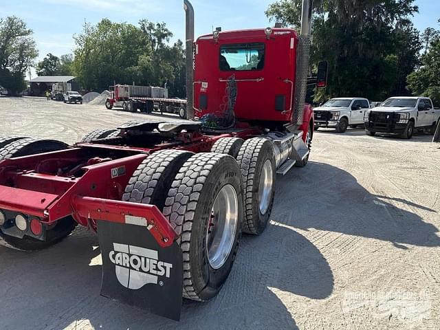Image of Kenworth T880 equipment image 4