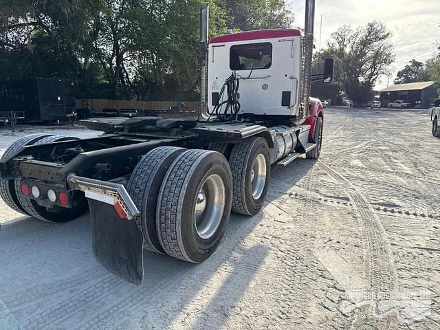 Image of Kenworth T880 equipment image 4