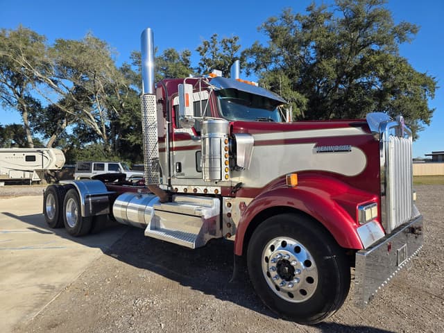 Image of Kenworth W900 equipment image 2