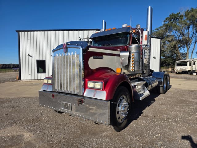 Image of Kenworth W900 equipment image 1