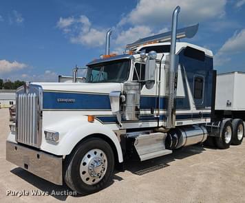 Main image Kenworth W9