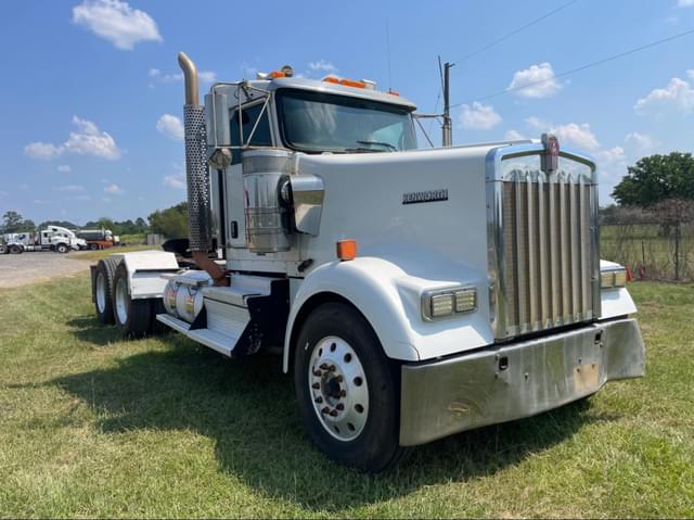 Image of Kenworth W900 equipment image 2