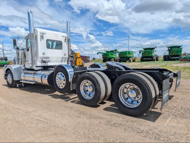 Image of Kenworth W900 equipment image 2