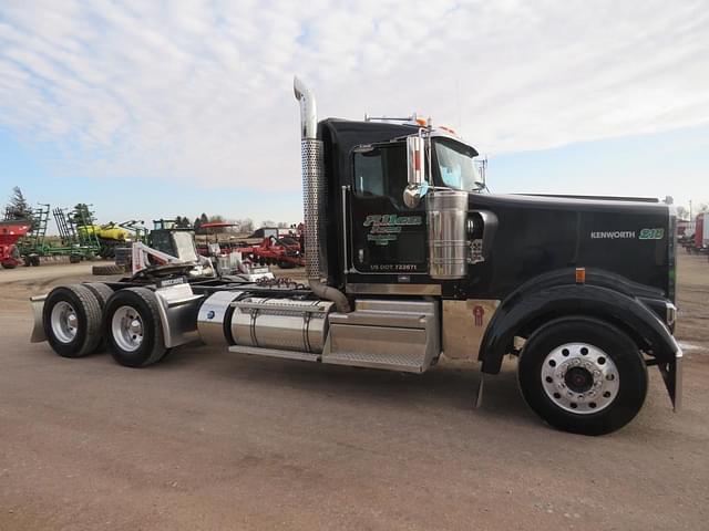 Image of Kenworth W900 equipment image 3