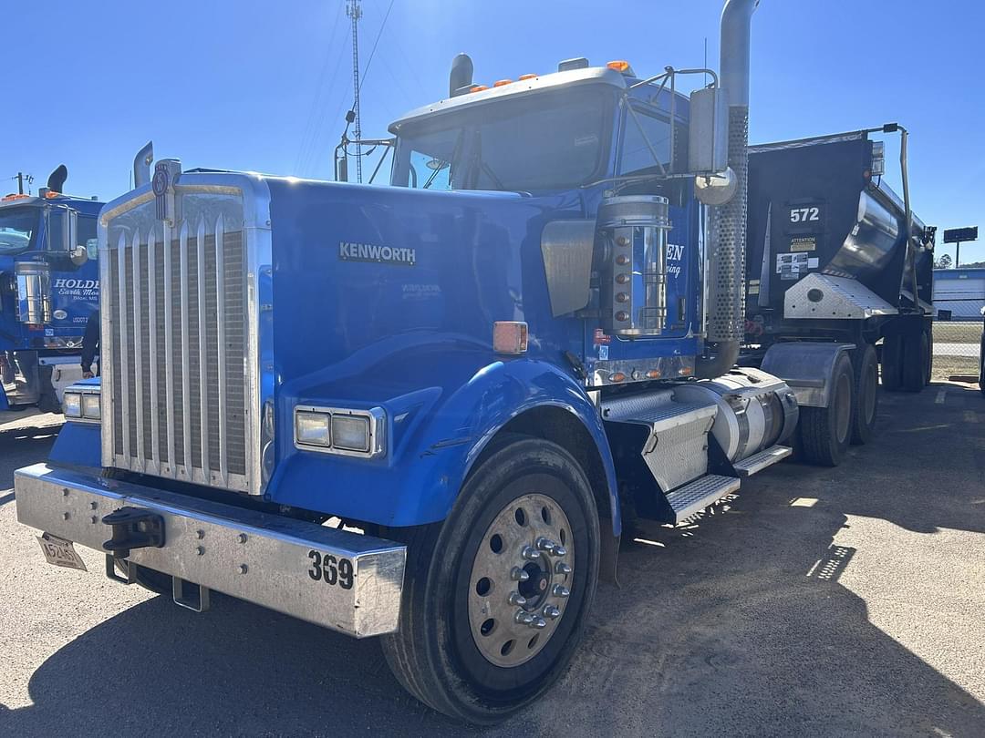 Image of Kenworth W900 Primary image